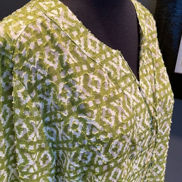 Chico’s graphic ikat eyelash boho style semi-sheer top. Size 1 (medium-8). New. - Picture 4 of 7